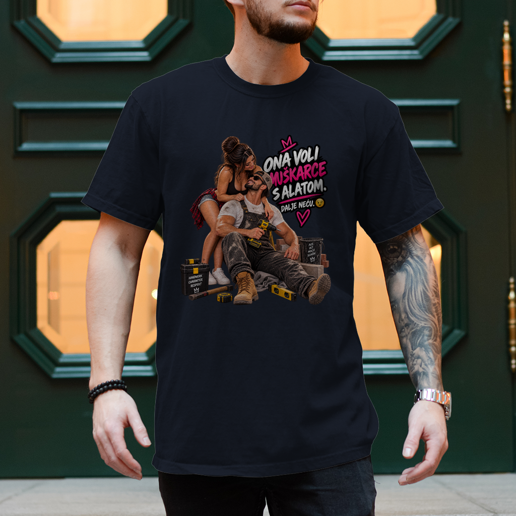 Herren T-Shirt Bauarbeiter – Ona voli muškarce s alatom