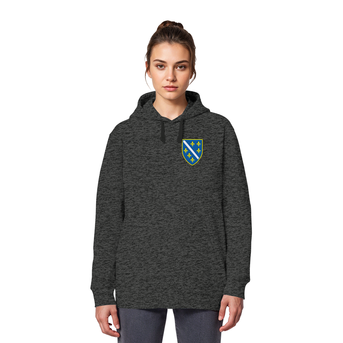 Bosnisches Wappen – Heimatliebe mit Stolz | Premium Stickerei - Organic Basic Hoodie