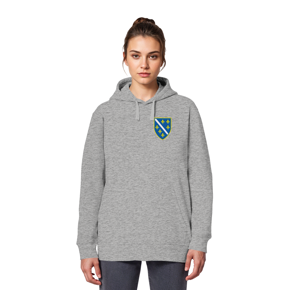 Bosnisches Wappen – Heimatliebe mit Stolz | Premium Stickerei - Organic Basic Hoodie