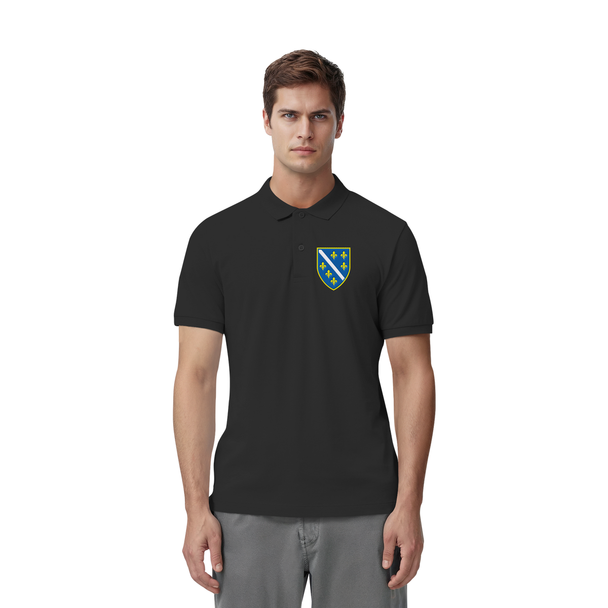 Bosnisches Wappen – Heimatliebe mit Stolz | Premium Stickerei - Organic Fitted Poloshirt